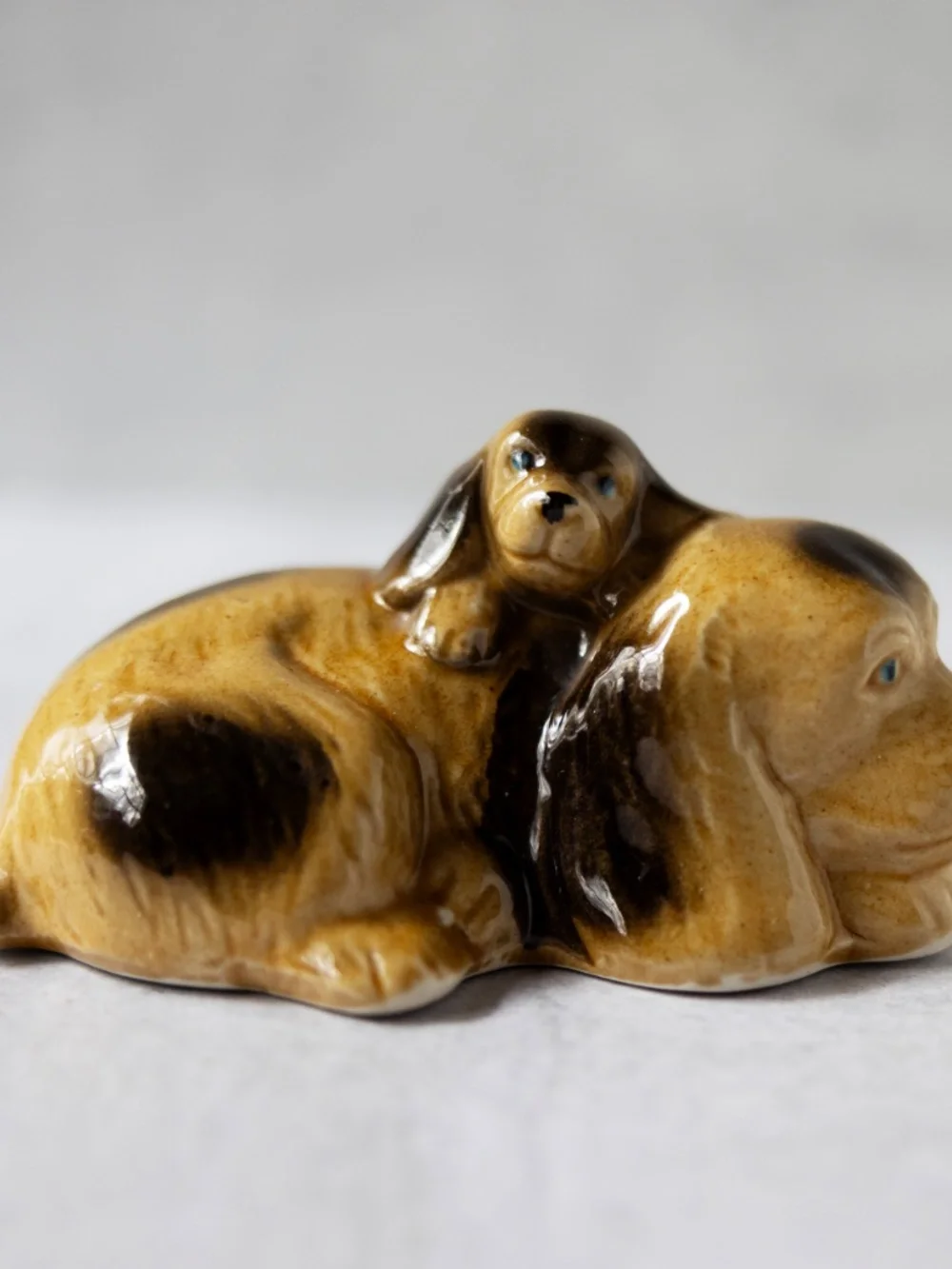 Vintage ceramic mother brown cocker spaniel dog with puppy made in Brazil 6